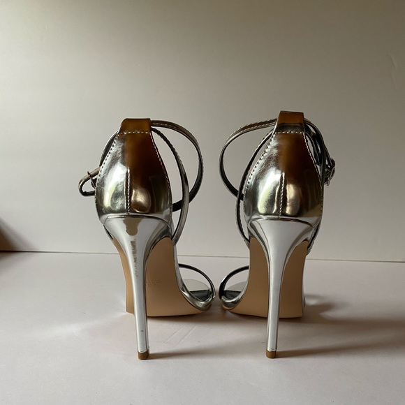 Forever 21 silver heeled sandal - Picture 6 of 7